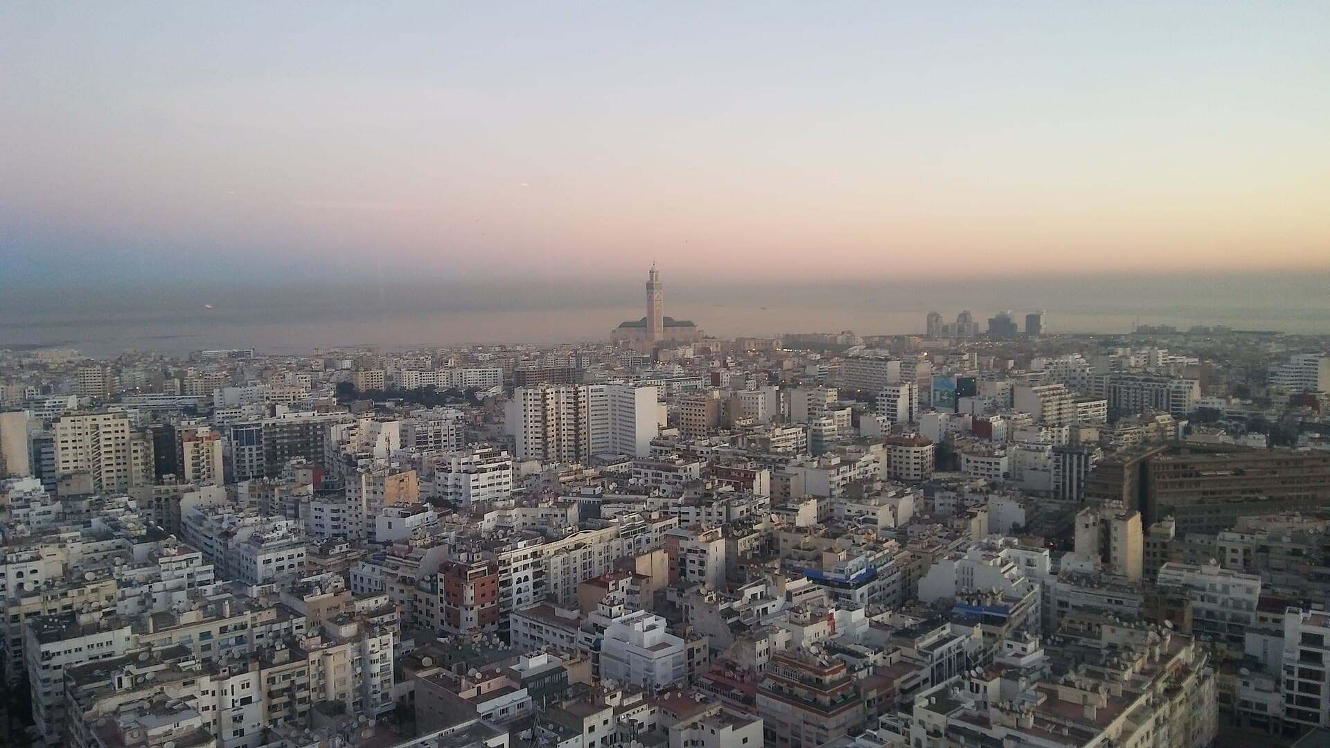 Vue de Casablanca avec la mosquée Hassan II